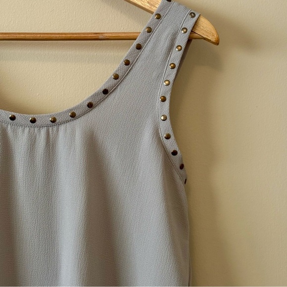 Dynamite| Stylish Taupe-Grey Embellished Light Sleeveless Tank Top Blouse Sz M - Picture 1 of 5
